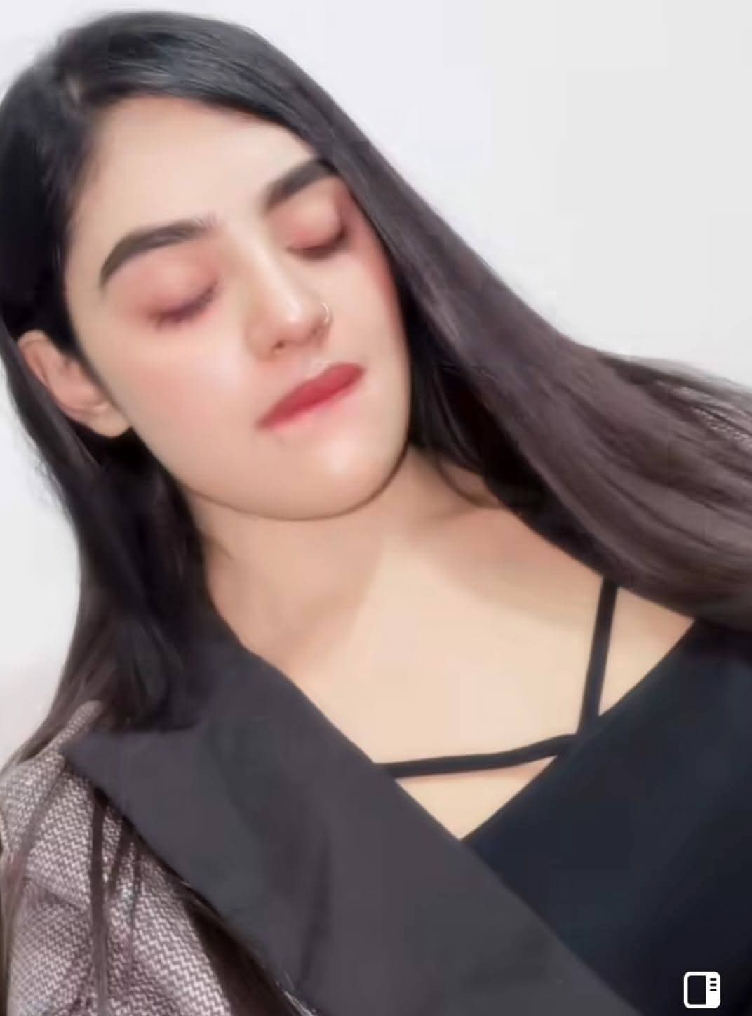 Pr Ratri 18+ Viral Video Clips , টিকটকার মডেল রাএি খোলামেলা অন্তরঙ্গ ভাইরাল ভিডিও লিংক